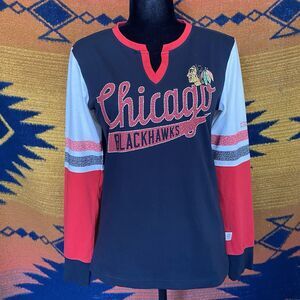 CCM NHL Womens Chicago Blackhawks Long Sleeve V Neck Tee Shirt. Cotton. Medium.